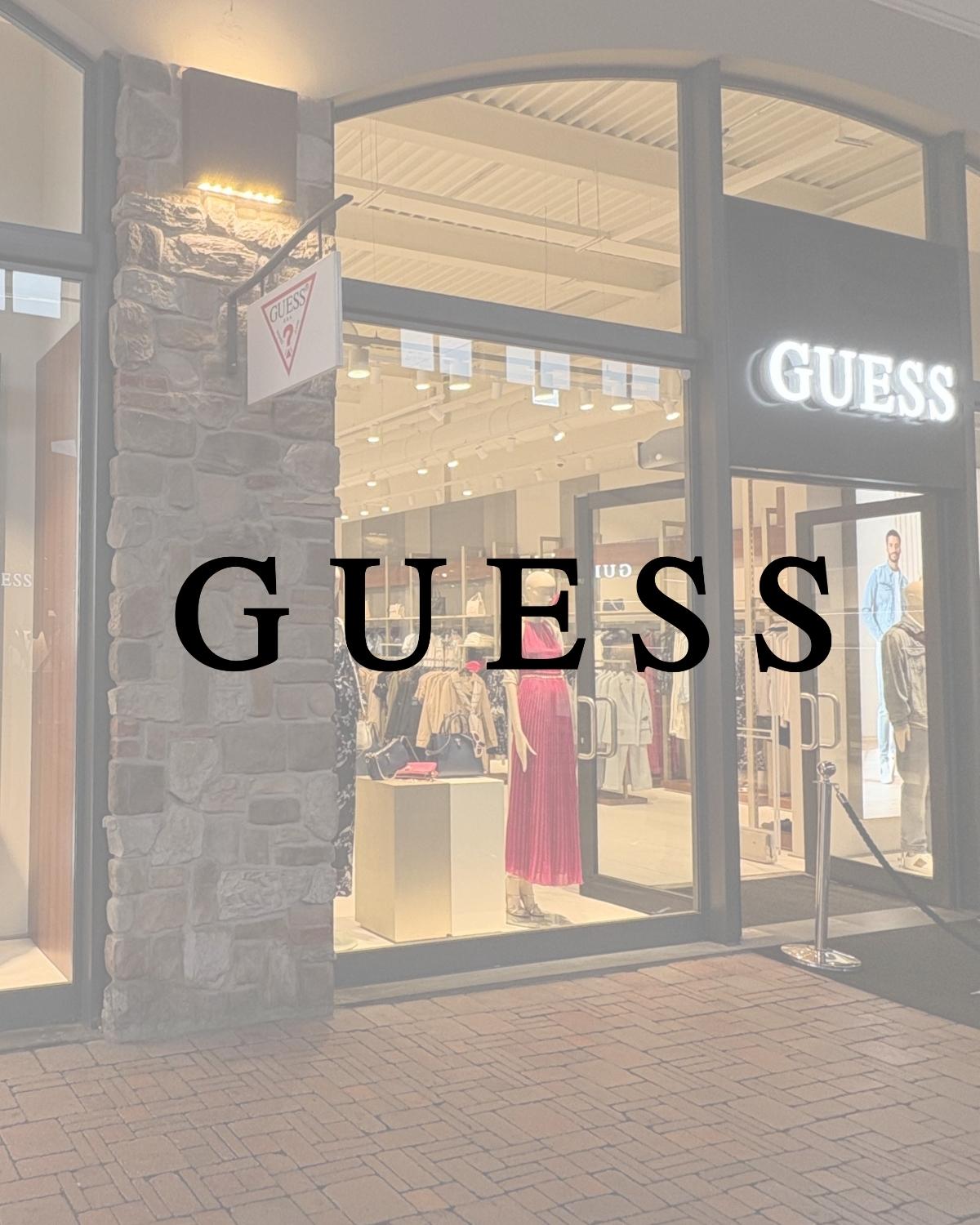 Vetrina dello store Guess in Val di Chiana Designer village