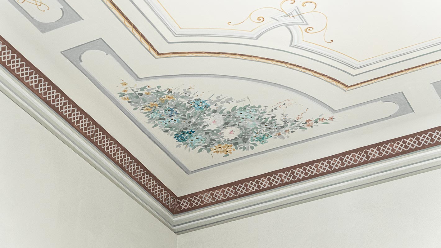 Soffitto affrescato in un edificio storico