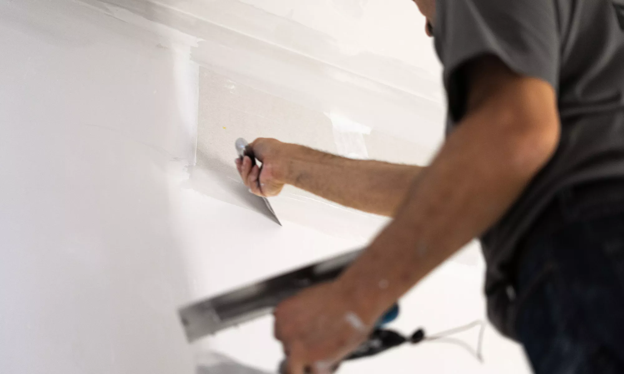 Maestranze al lavoro in cantiere